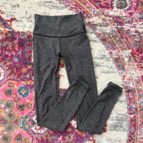 DARK GREY LULULEMON LEGGINGS - Picture 7 of 8